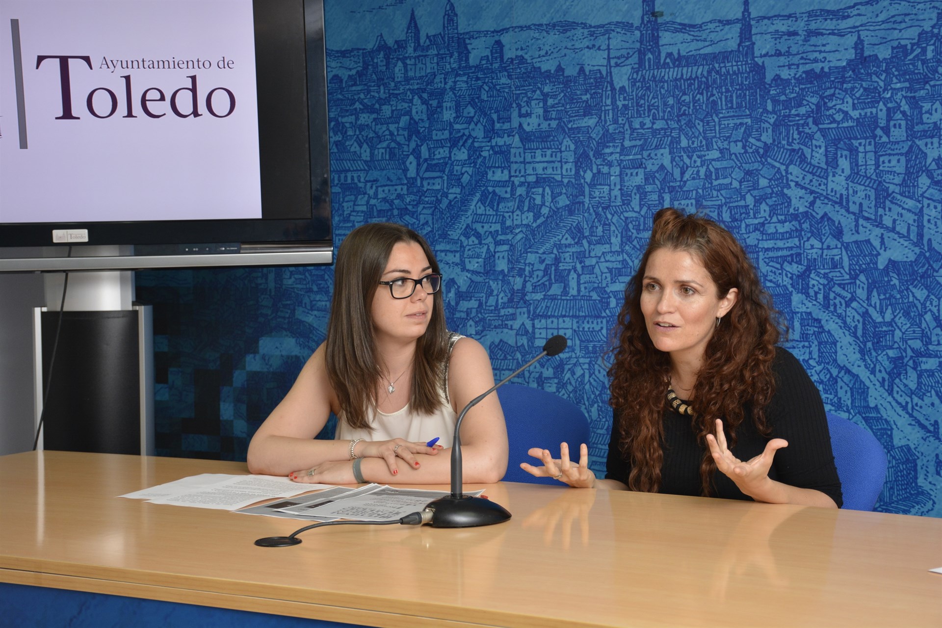 Nuria Cogolludo y Ana Alcaide.