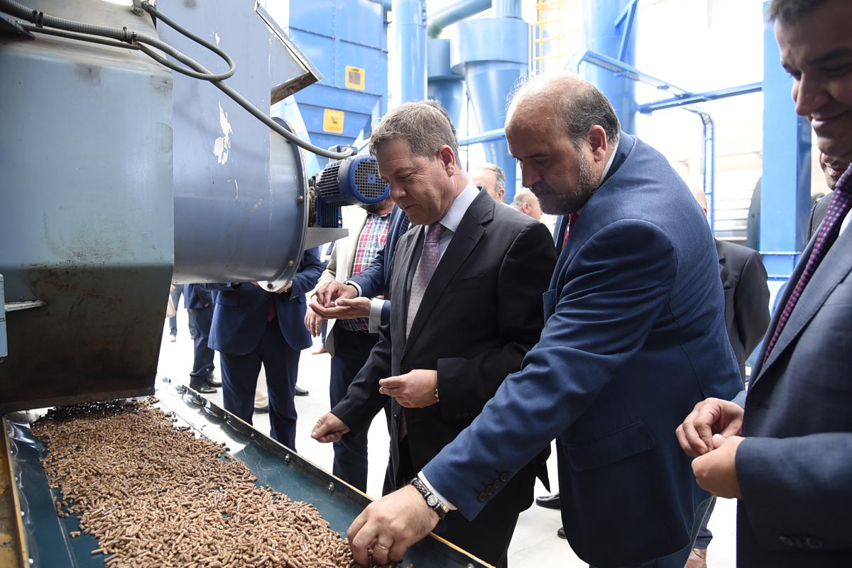 Page ha inaugurado la nueva planta de producción de biomasa que SunWood Suministros de Energía en la pedanía conquense de Mohorte.