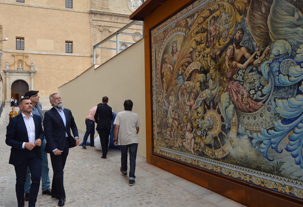 Inauguración del nuevo mural de cerámica de Talavera.