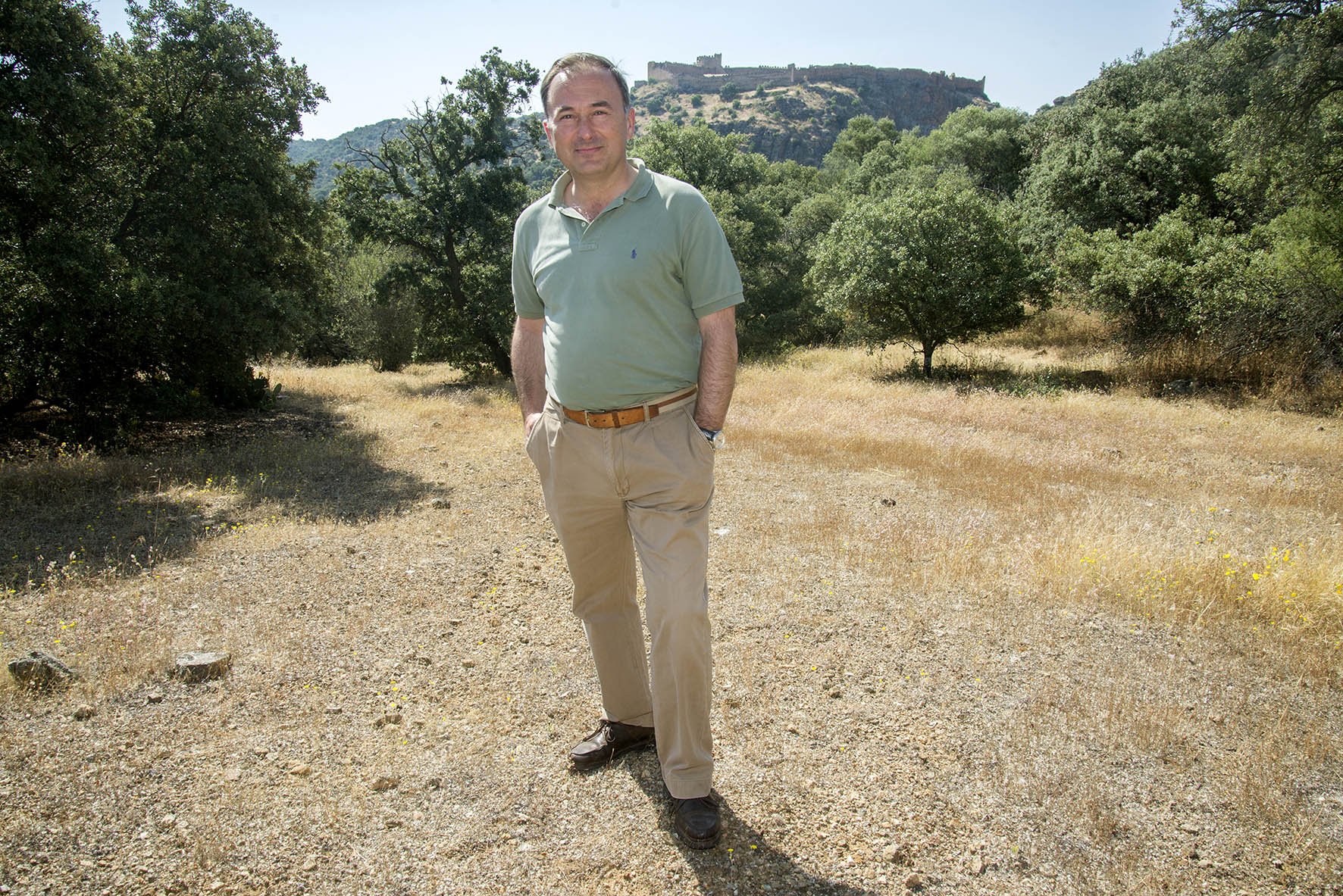 Antonio Conde, miembro de Ática, posa para la guía "En Castilla-La Mancha, un espacio natural".