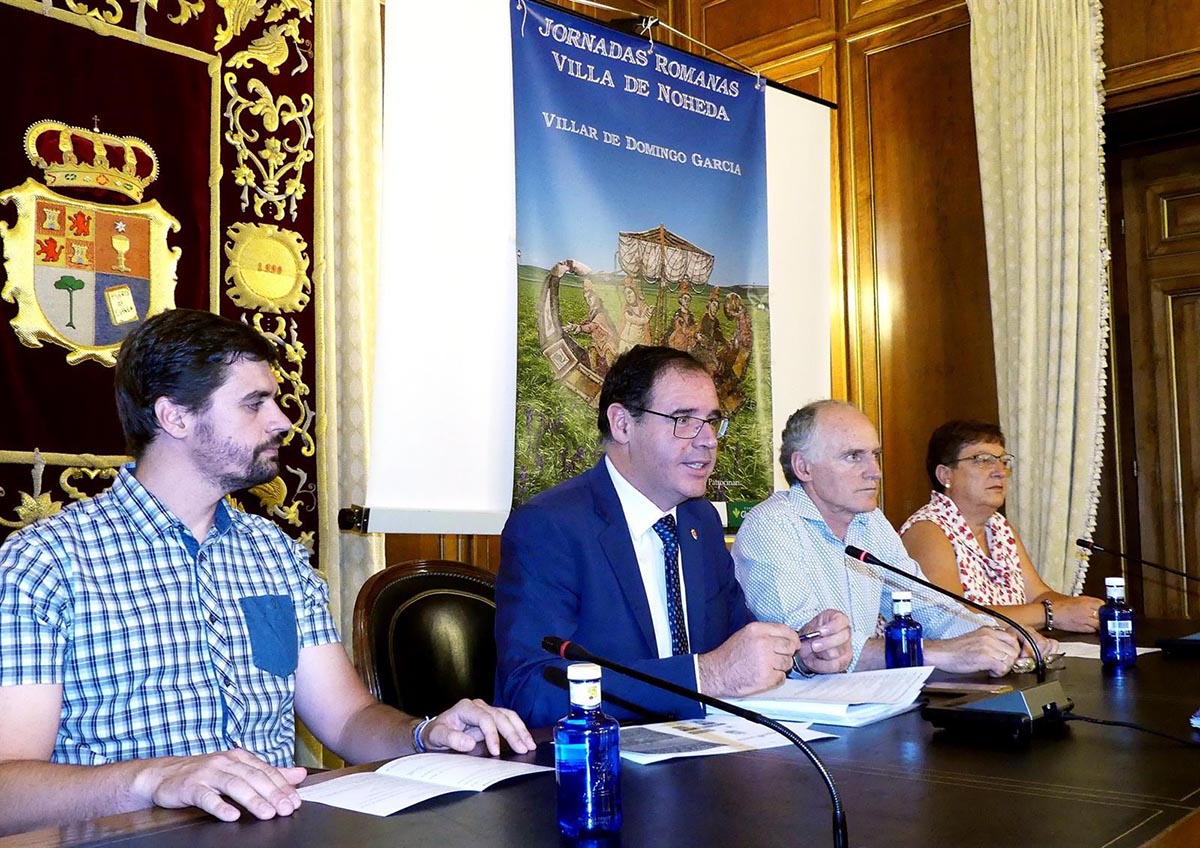 Benjamín Prieto en la presentación de las VII Jornadas Romanas de la Villa de Noheda.