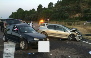 Los dos coches que han colisionado.