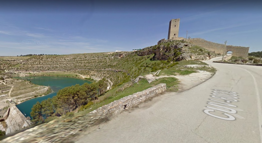 Torre de Armas, junto al Júcar, en Alarcón.