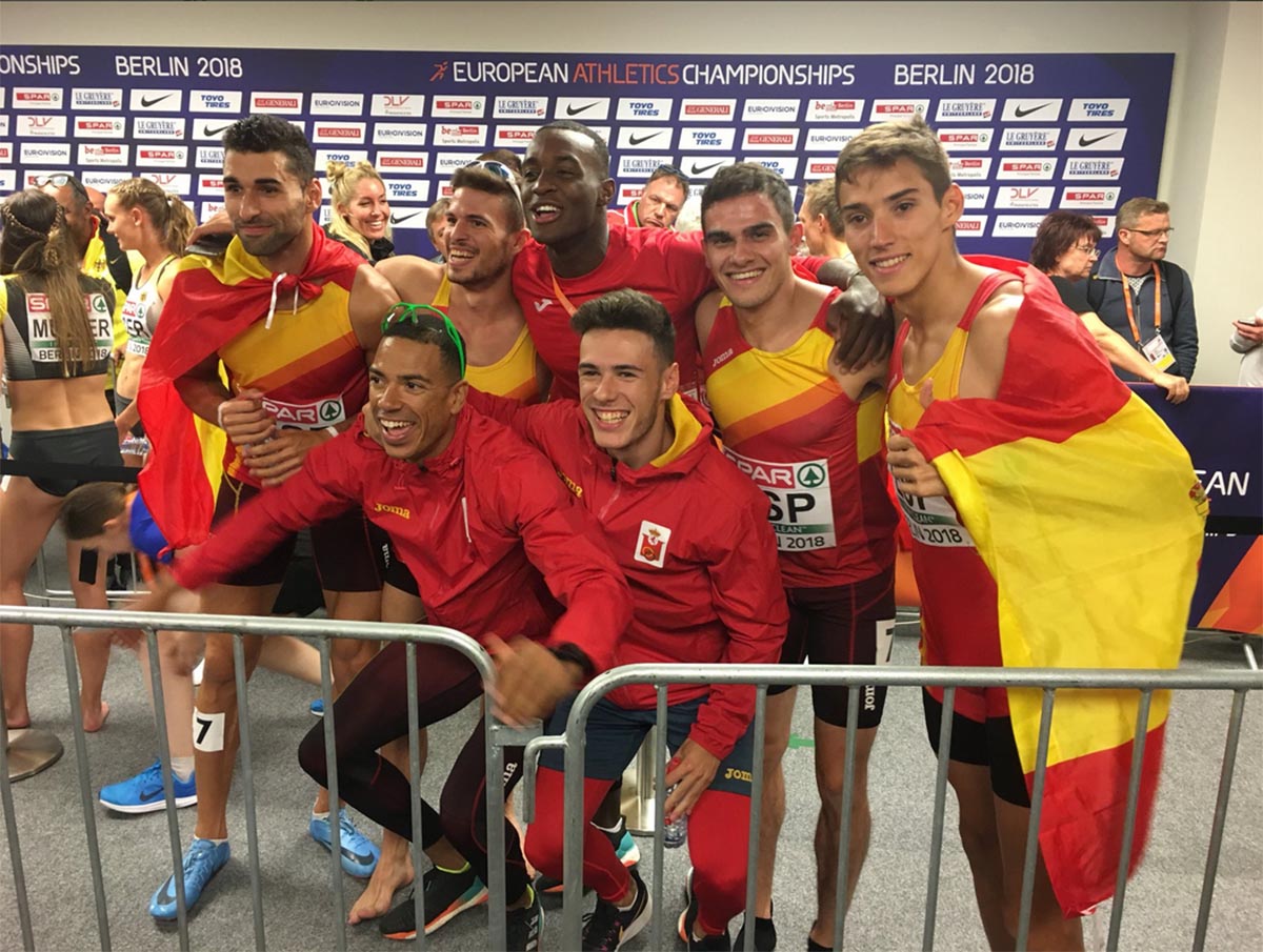 Lucas Búa (primero por la derecha) fue bronce, la única medalla regional en el Europeo de Berlín