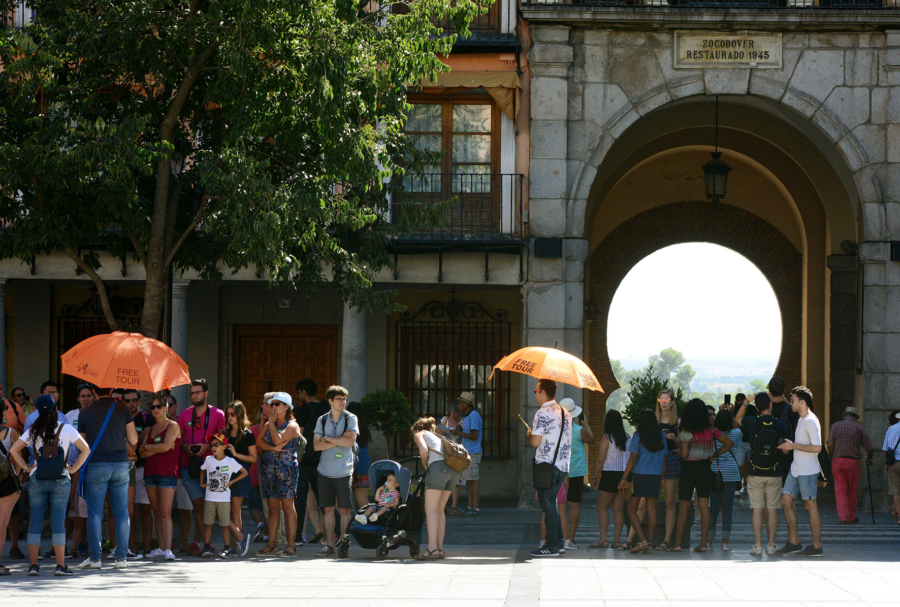 La Plaza de Zocodover, con gente, en una imagen de hace meses. ¿Cuándo la volveremos a ver así?