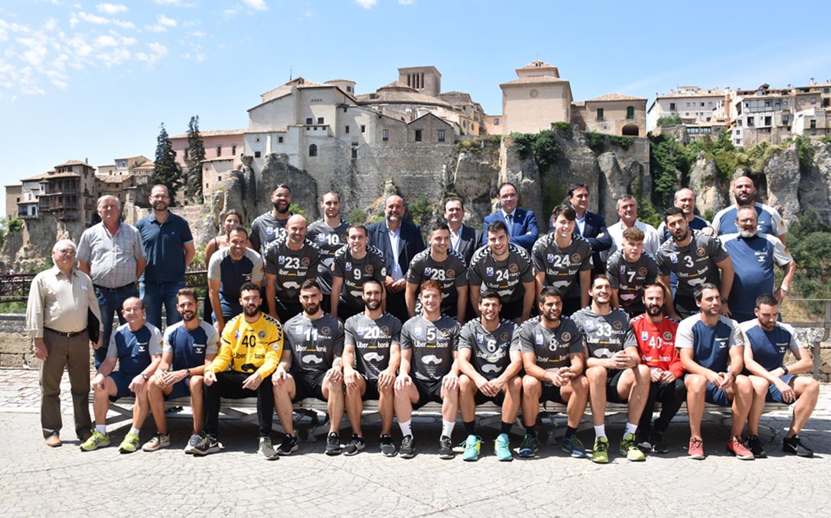 Foto oficial del Liberbank Cuenca, con Martínez Guijarro incluido