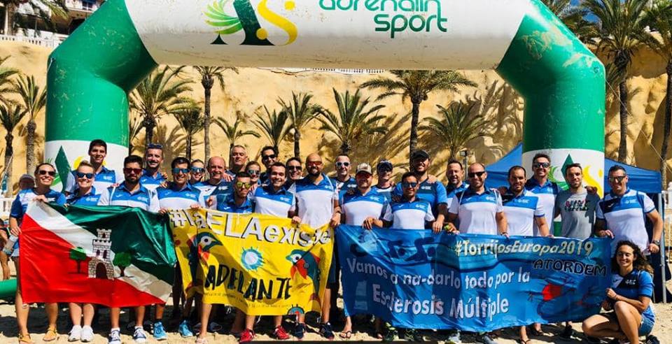 El CN Master Torrijos celebra su victoria en la Copa de España de Natación en Aguas Abiertas.