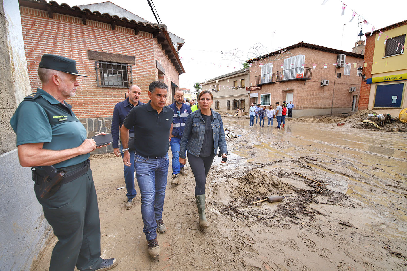 Manuel González Ramos, delegado del Gobierno en CLM; junto a la alcaldesa de Cebolla, Silvia Díaz.