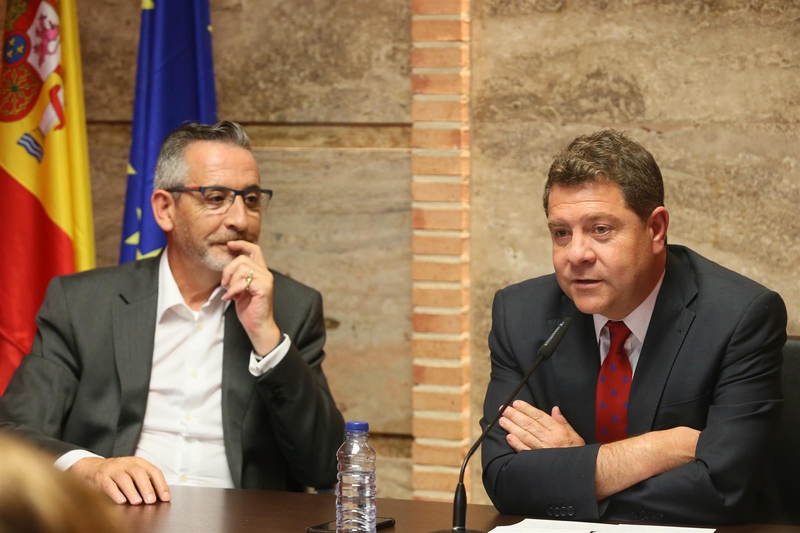 Jesús Martín y Emiliano García-Page, alcalde de Valdepeñas y presidente de CLM, respectivamente. Aforamientos