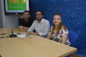 De izquierda a derecha, el responsable del festival del Polígono, Nacho Peinado; el concejal de Juventud de Toledo, Diego Mejías, y la responsable de la jornada en Santa Bárbara, Iris Paniagua