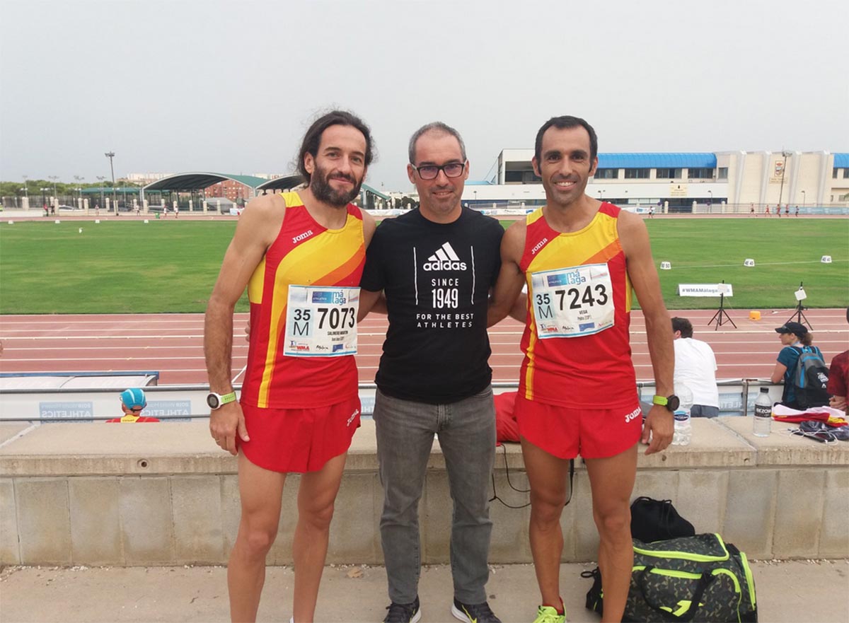 Pedro Vega (derecha), junto a su compañero de equipo, Juanjo Salinero