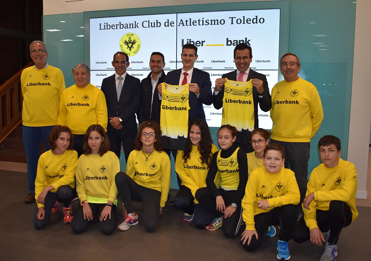 El Club de Atletismo Toledo y Liberbank renuevan su colaboración