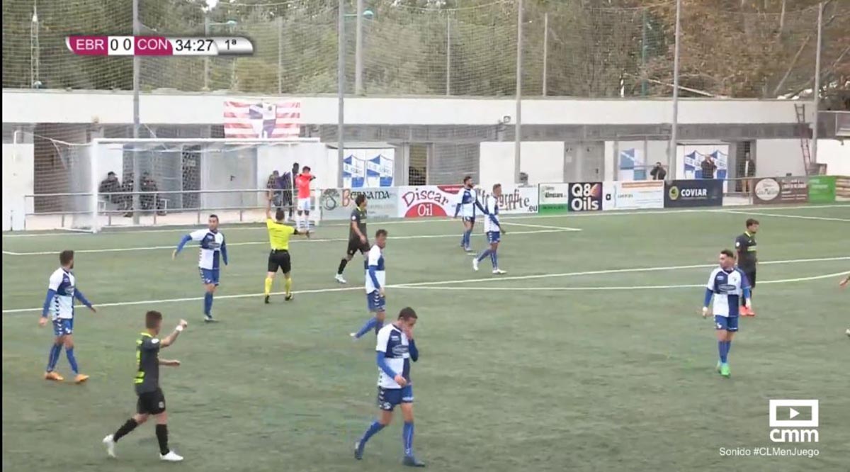 Lance del choque entre la UB Conquense y el Ebro