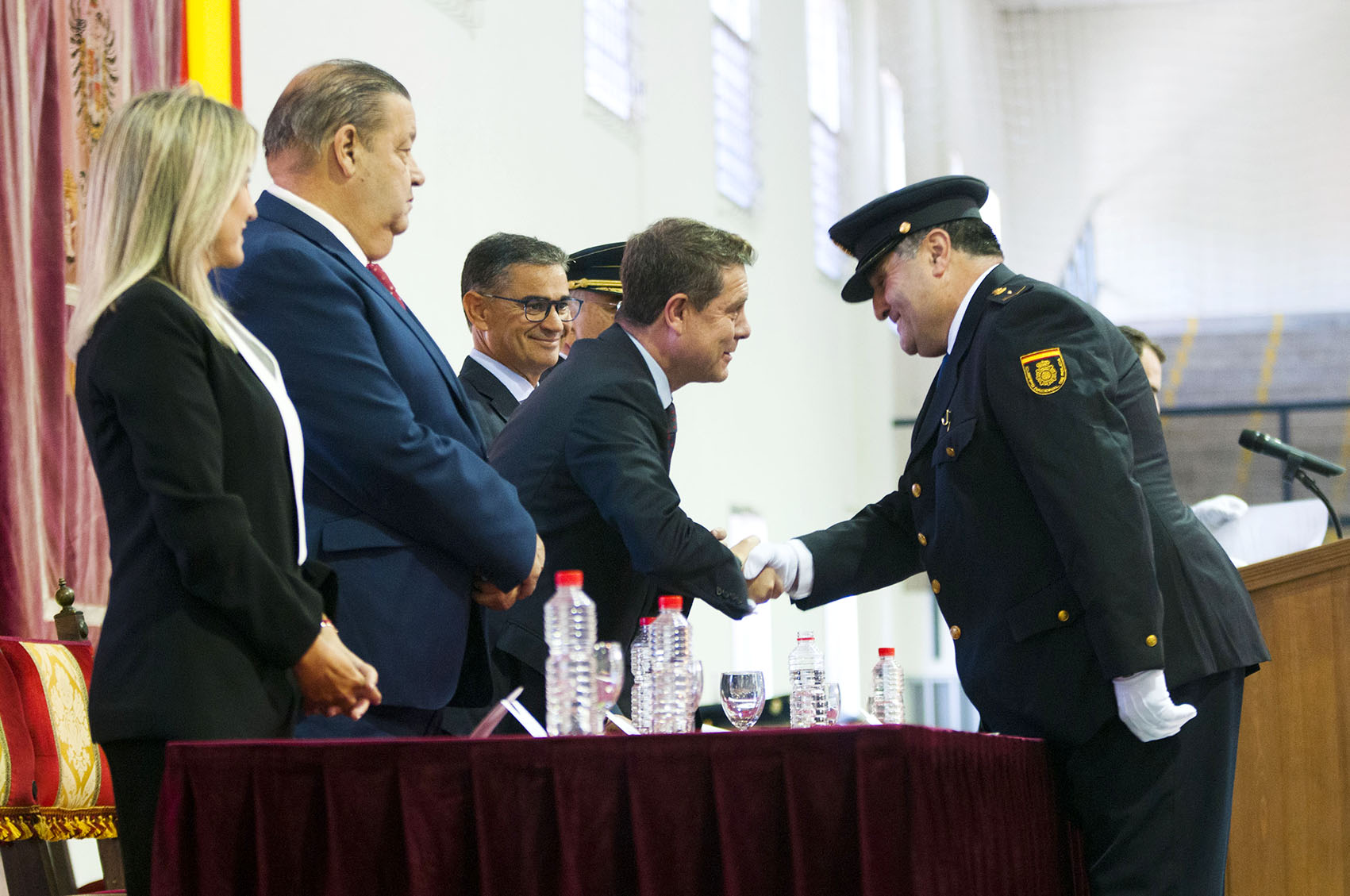 Page, durante la entrega de las condecoraciones en el Día de la Policía celebrado en Toledo.