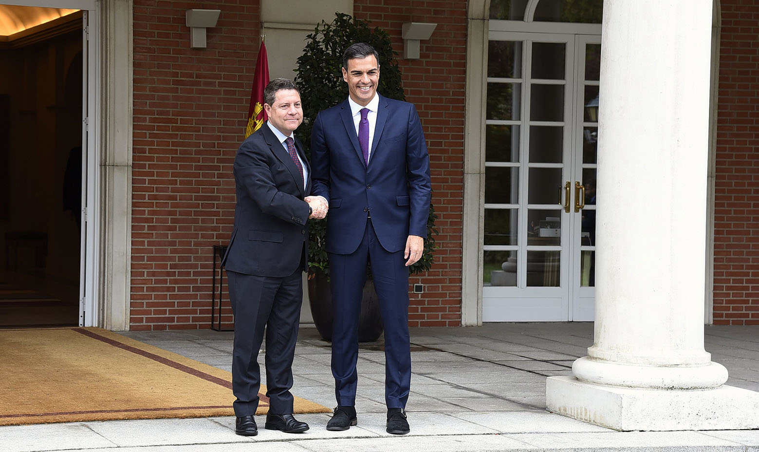 Encuentro entre Pedro Sánchez y Emiliano García-Page en La Moncloa.