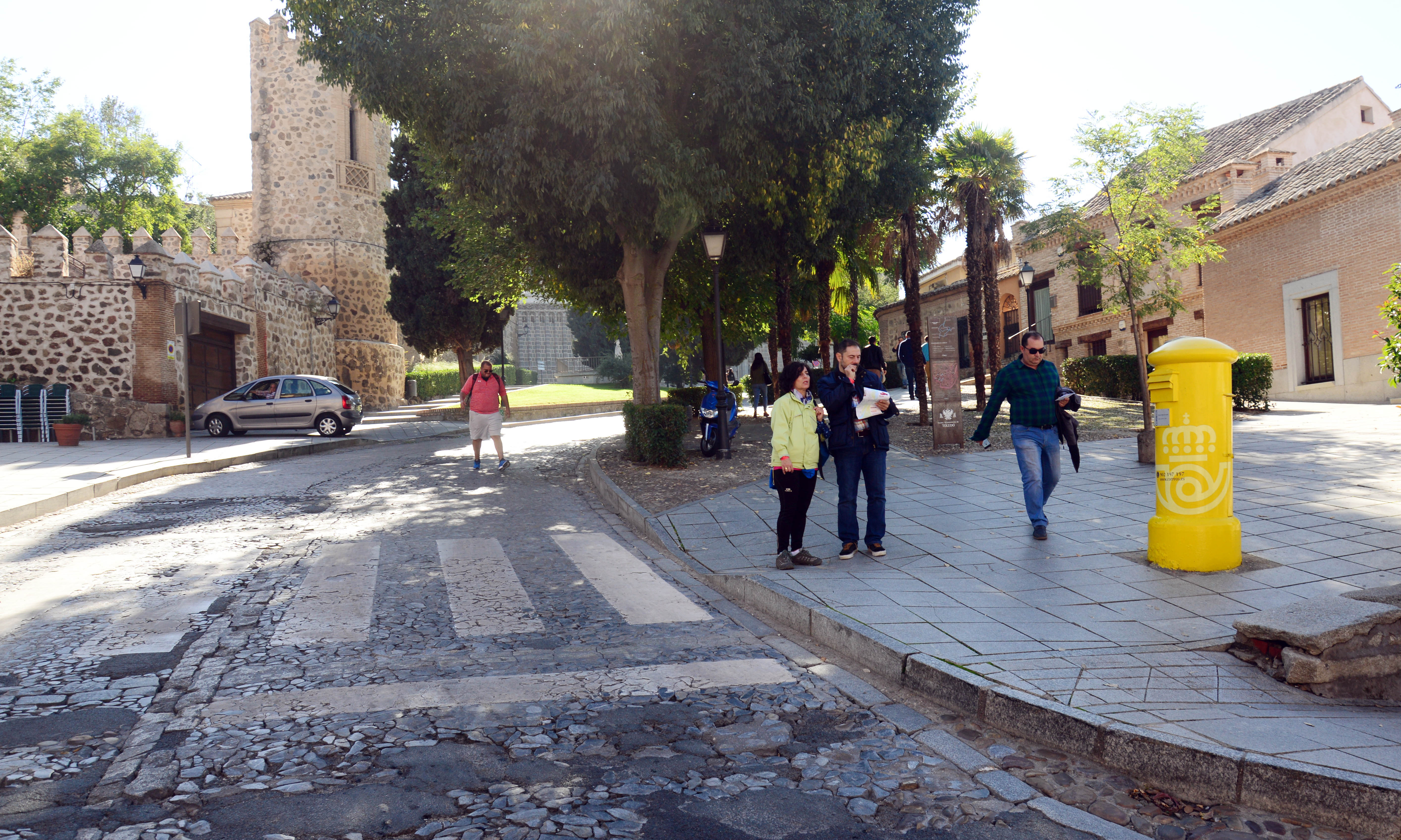 La calle Reyes Católicos, desde la Puerta del Cambrón hasta el Paseo del Tránsito, sufrirá un arreglo integral.