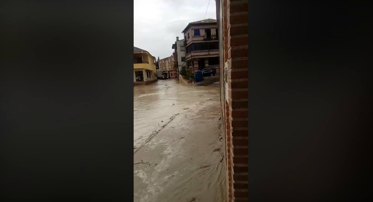 Agua caída ayer sábado en Cebolla.