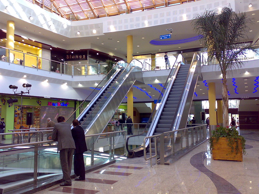 Imagen de archivo de un centro comercial. Foto: Wikipedia.
