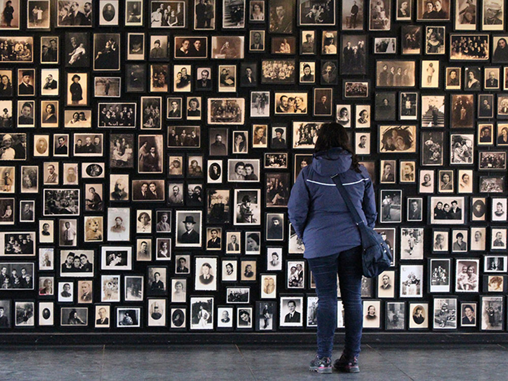 Exposición "Tikún: La vida actual de los judíos en Alemania".