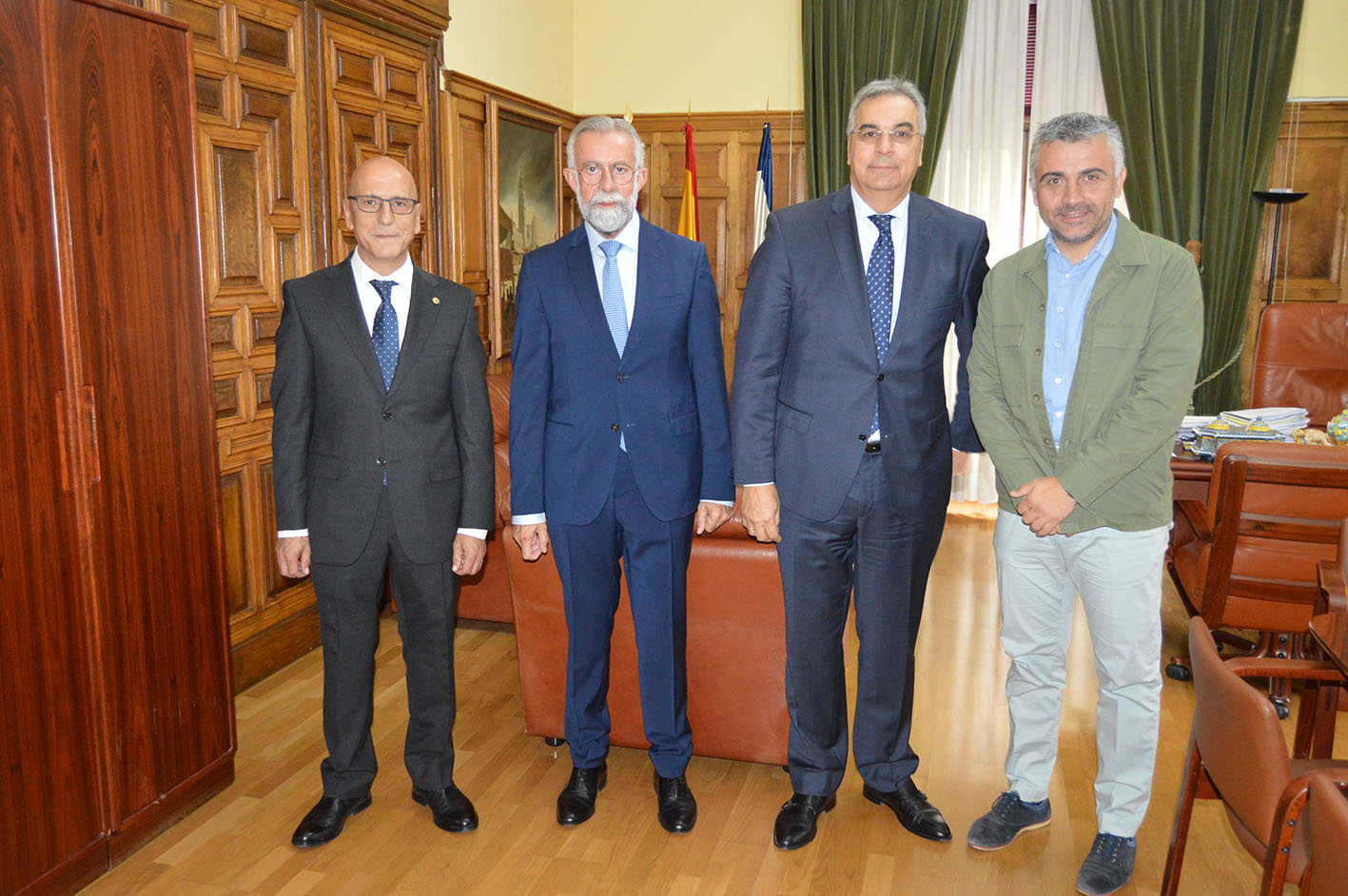 Félix Castro, primero por la izquierda, junto al alcalde de Talavera, Jaime Ramos; su antecesor y el concejal José Luis Muelas.