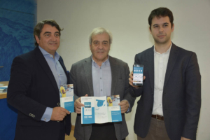 El edil de Movilidad, Juan José Pérez, junto a los responsables de EYSA y ElParking.