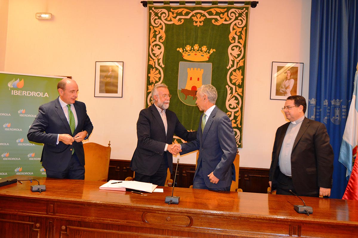 Firma del convenio para renovar la luz de la Basílica Nuestra Señora del Prado