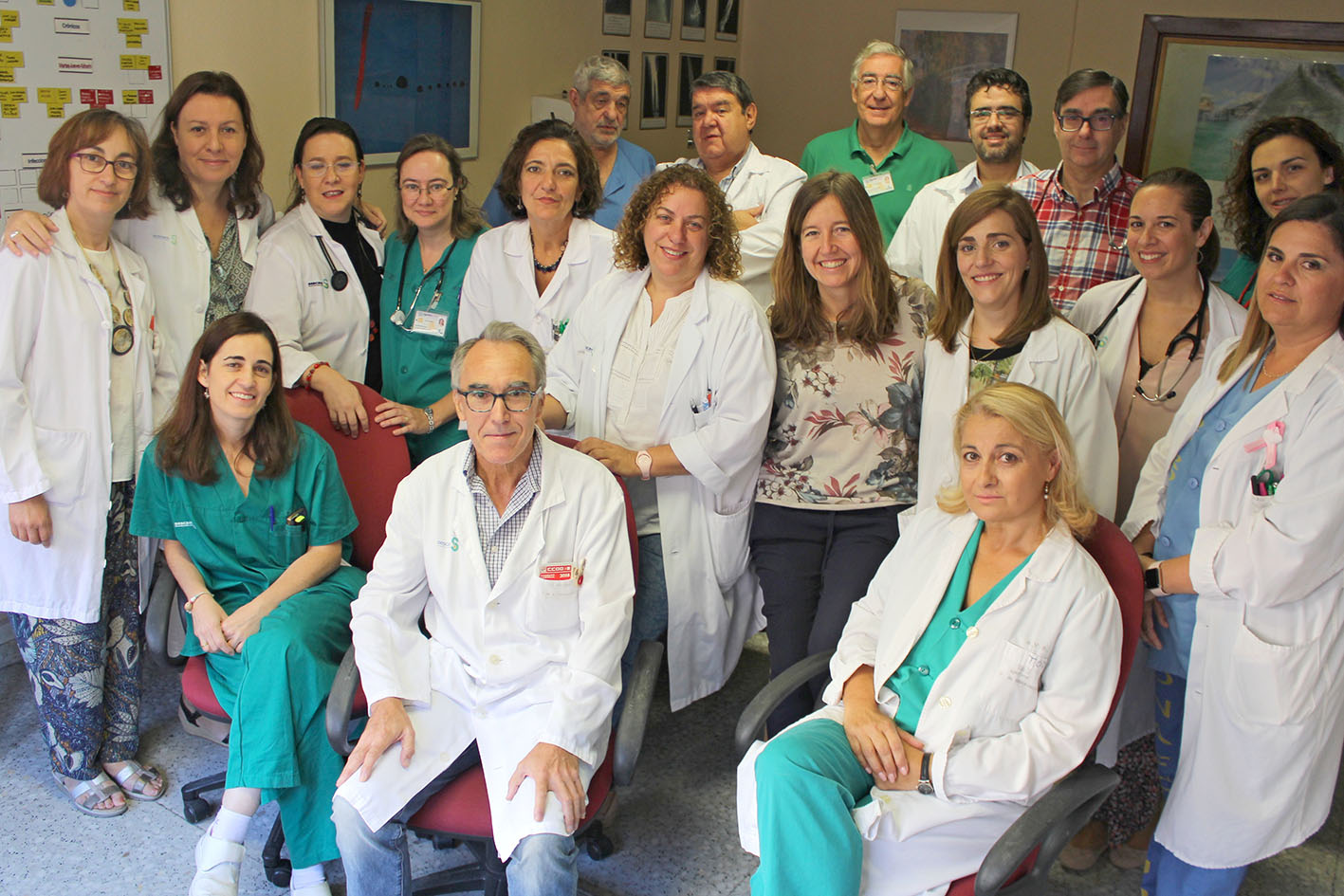 Parte del equipo multidisciplinar que lleva a cabo los trasplantes en el Complejo Hospitalario de Toledo.
