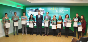 Víctor Manuel Martín, junto a los autores de las fotografías de los 12 meses del calendario de Eurocaja Rural.