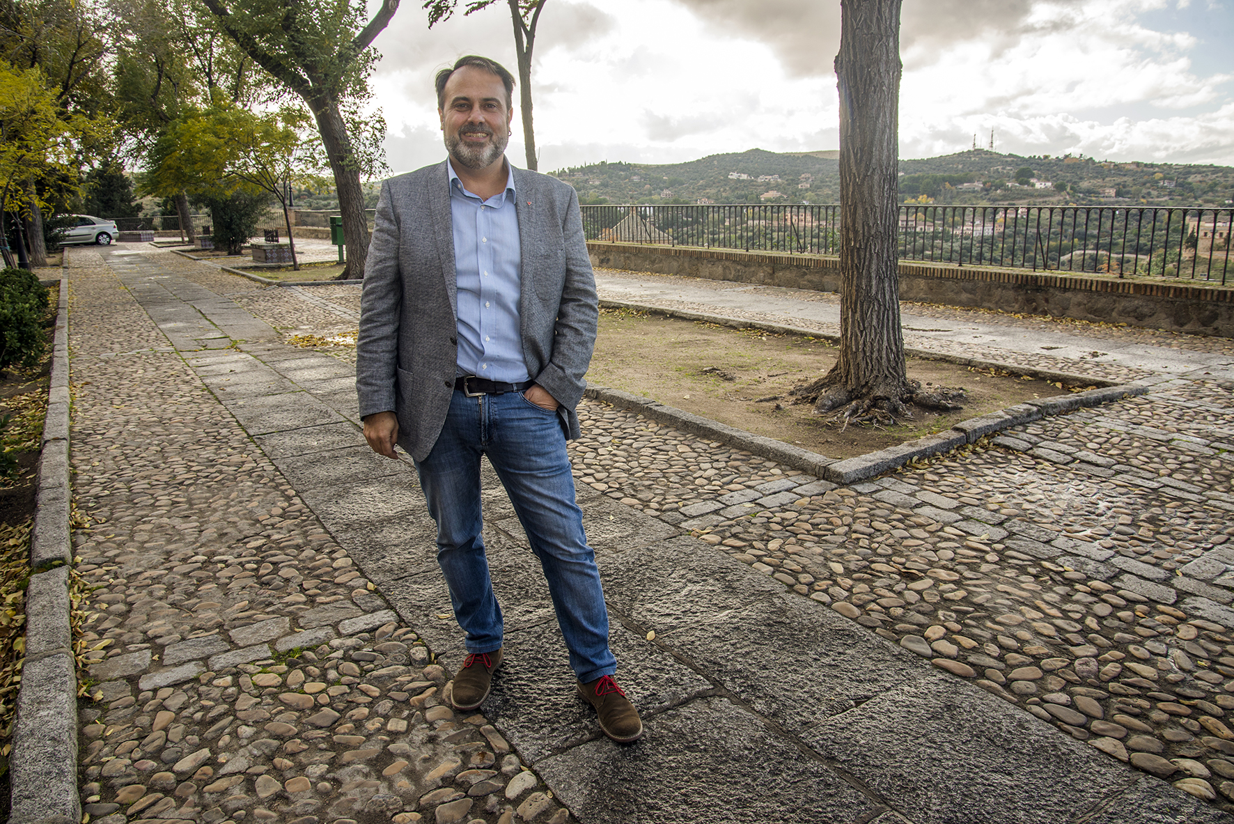 Javier Mateo, concejal de Bienestar Social y portavoz de Ganemos en el Ayuntamiento de Toledo. en navidad, toledo