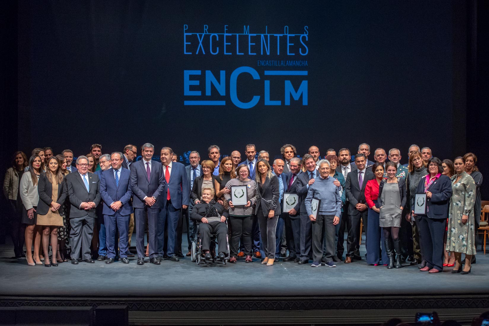 La primera edición de los Premios Excelentes de Encastillalamancha.es reconoció el esfuerzo, la capacidad de superación y el talento de personas e instituciones de CLM en un acto lleno de emoción.