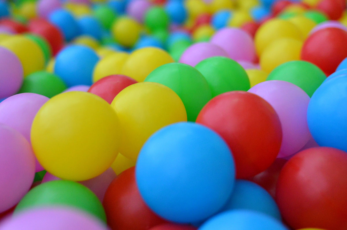 Bolas de colores, parque de bolas, actividades infantiles toledo