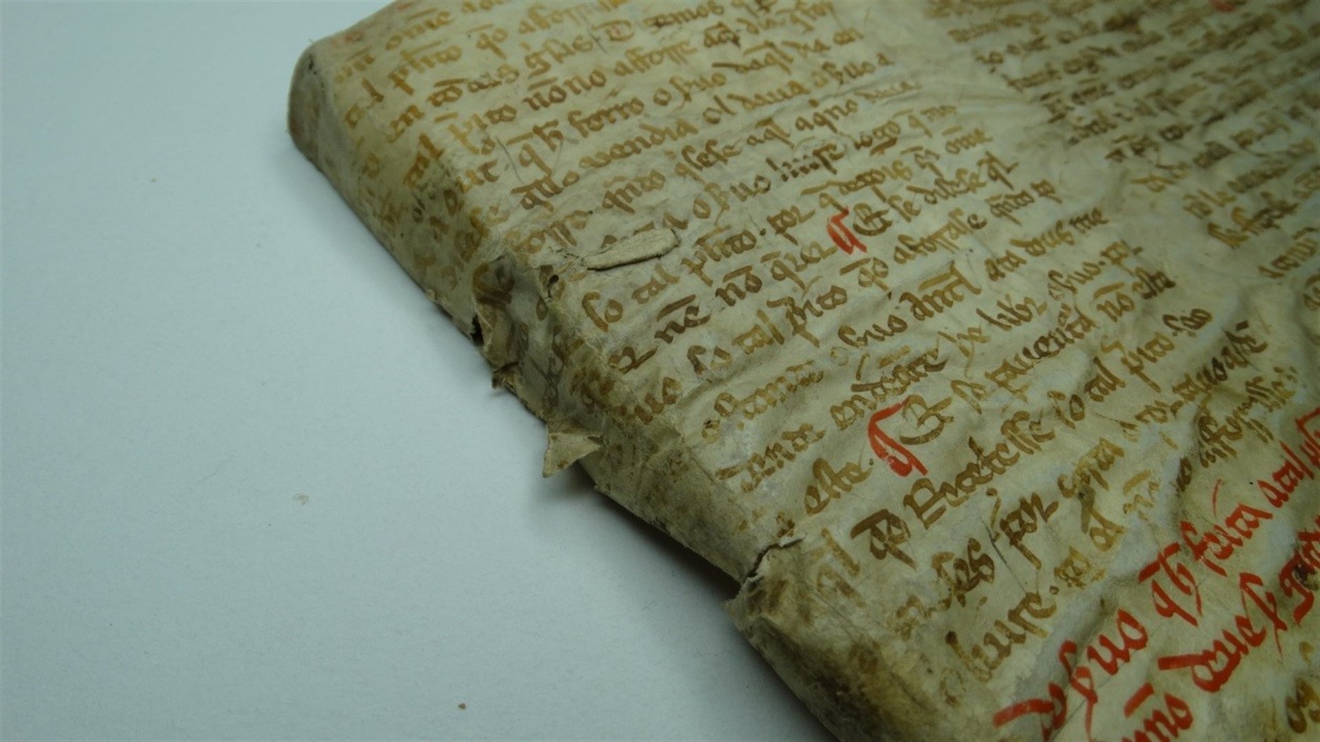 Imagen del fragmento de las Partidas de Alfonso X encontrado en Tavera (Toledo).