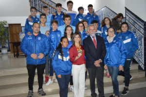 Sandra Sánchez recibió el cariño de los vecinos de Talavera tras su oro mundial.