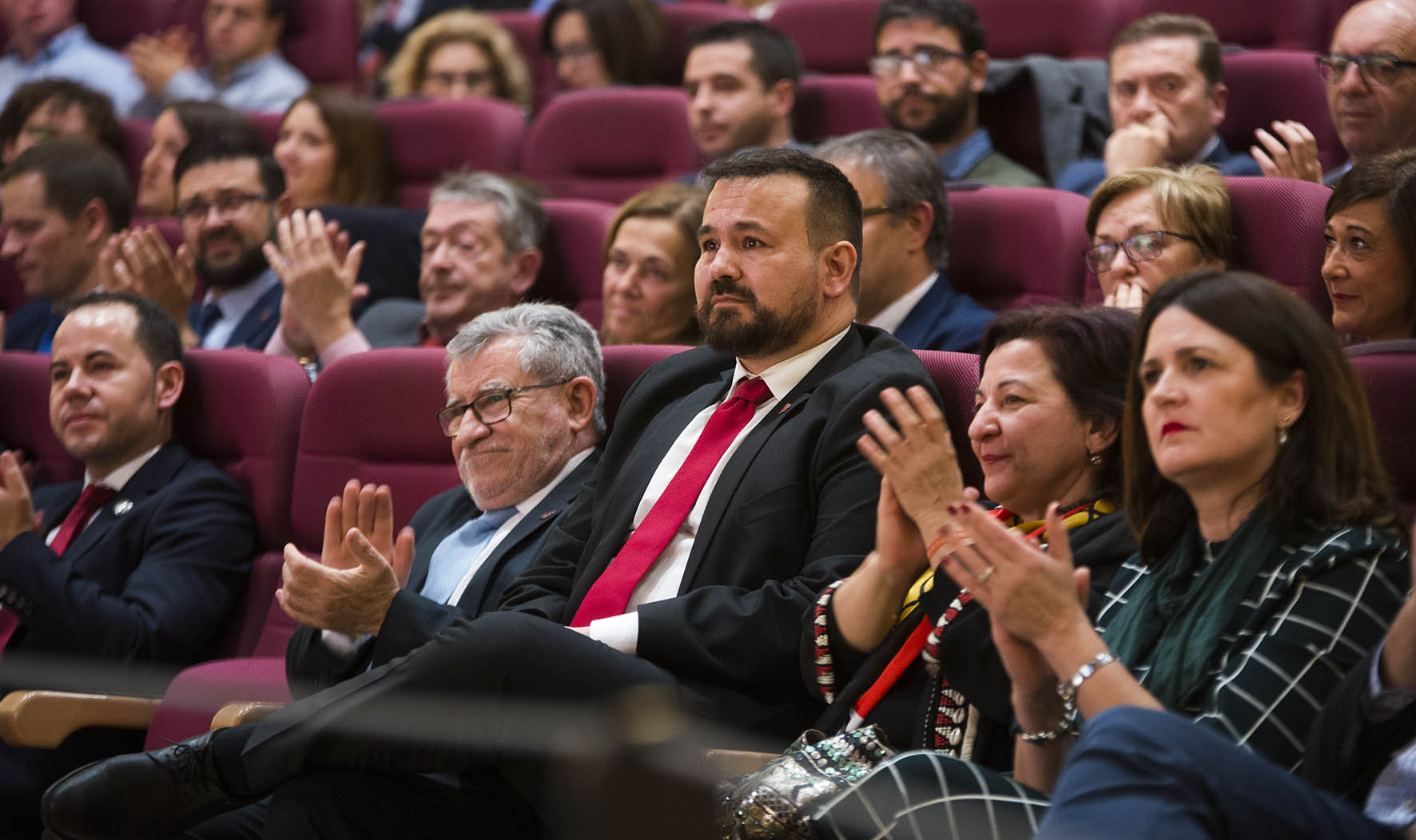 Amores, emocionado por los aplausos