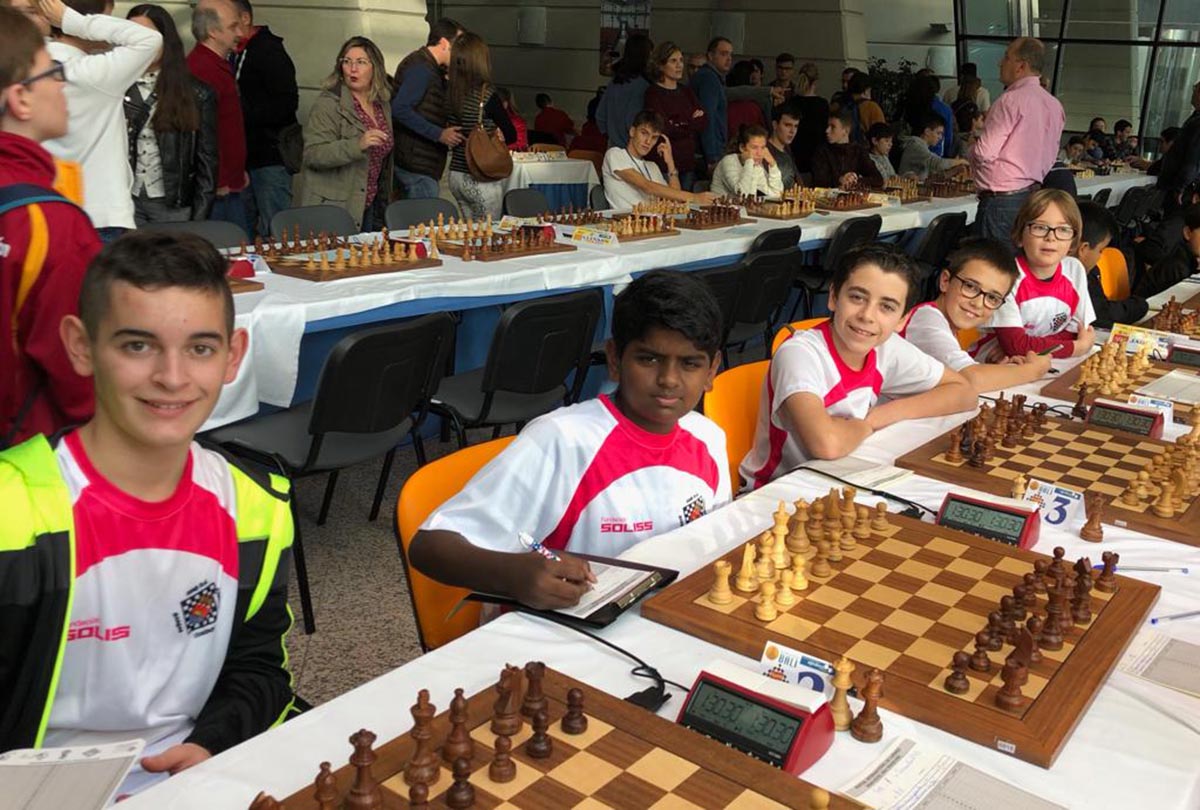 El equipo del Club de Ajedrez Bargas Soliss que logró el bronce en la Copa de España (sub 12)