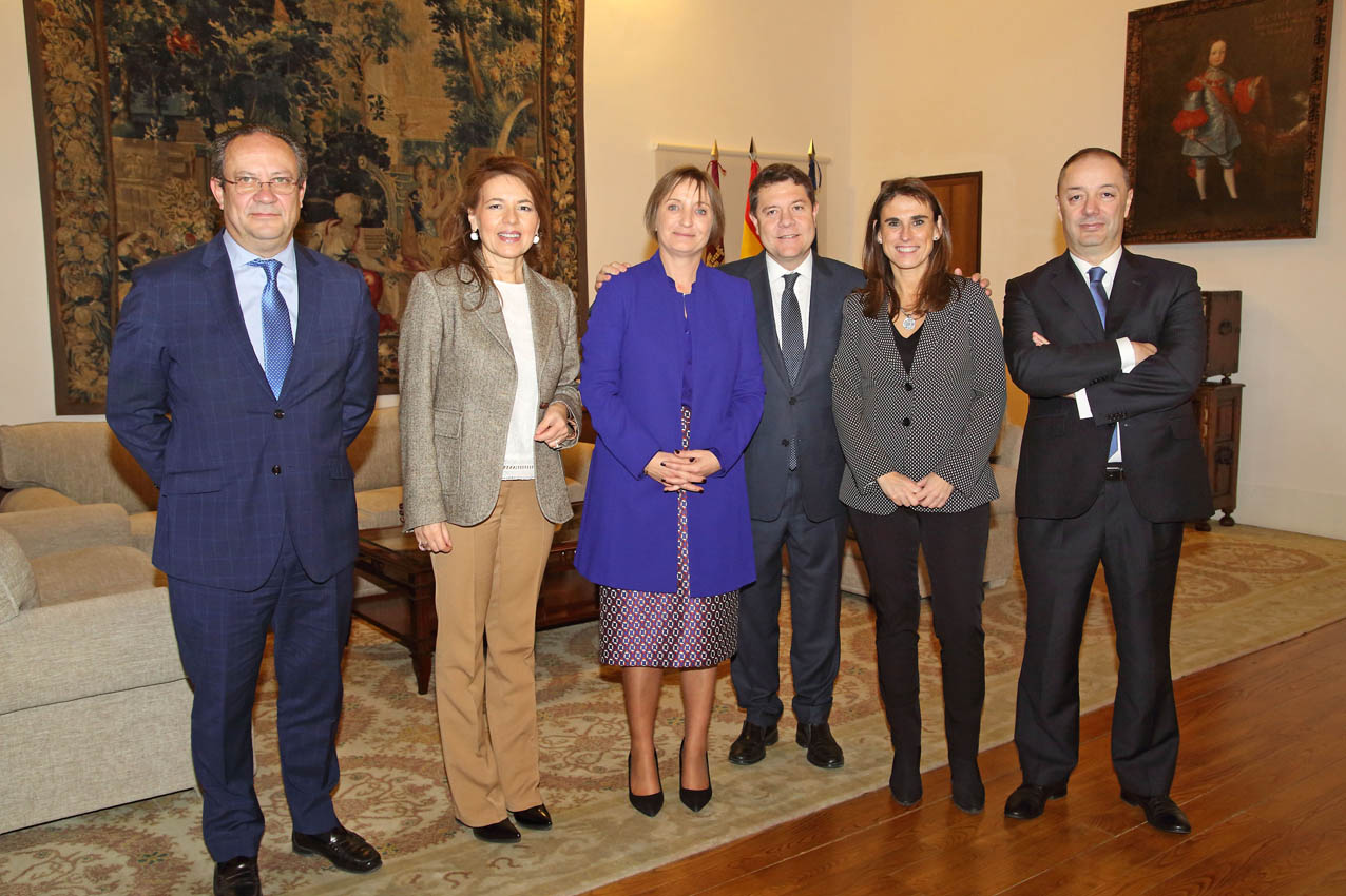Juan Alfonso Ruiz Molina, Aurelia Sánchez, María Jesús Catalá, Emiliano García-Page e Isabel Moreno. caixabank
