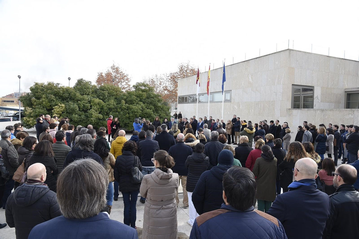 Concentración en la Consejería de Educación en protesta por el asesinato de Laura Luelmo.