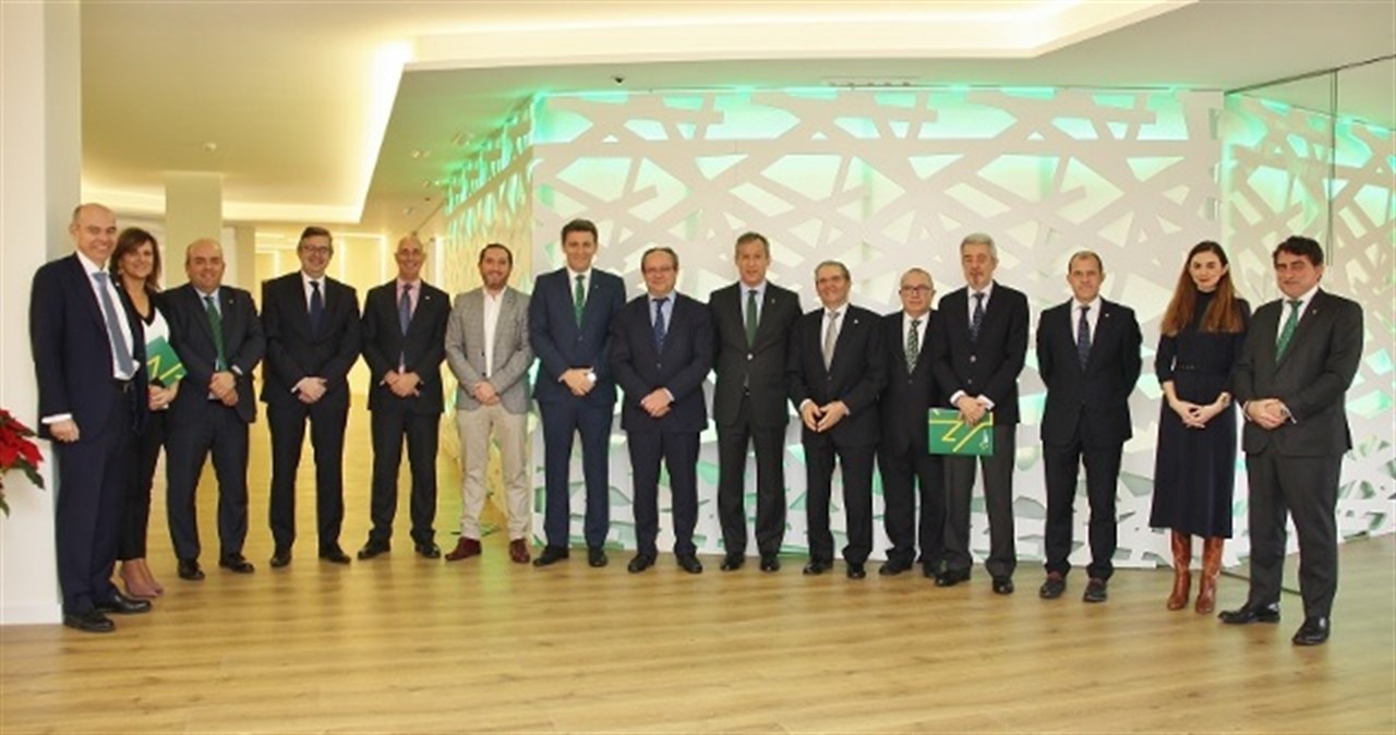 Foto de familia tras la reunión del Patronato de la Fundación Eurocaja Rural.