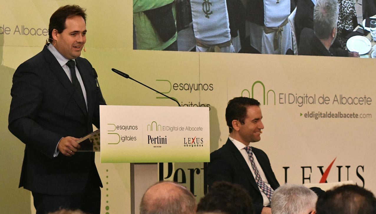 El presidente del PP de CLM, Paco Núñez, y el secretario general del PP, Teodoro García Egea. vox