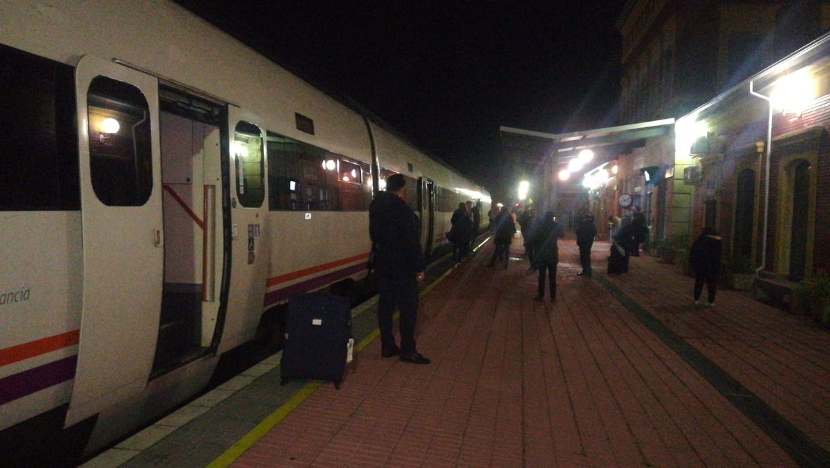 Avería en tren en la línea Madrid-Extremadura. Foto: @extremadurared.