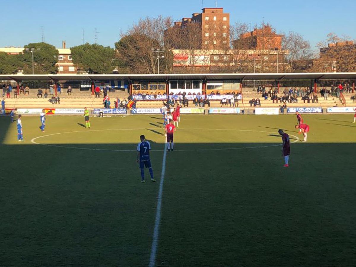 Imagen del inicio del partido entre el Talavera y el Jumilla