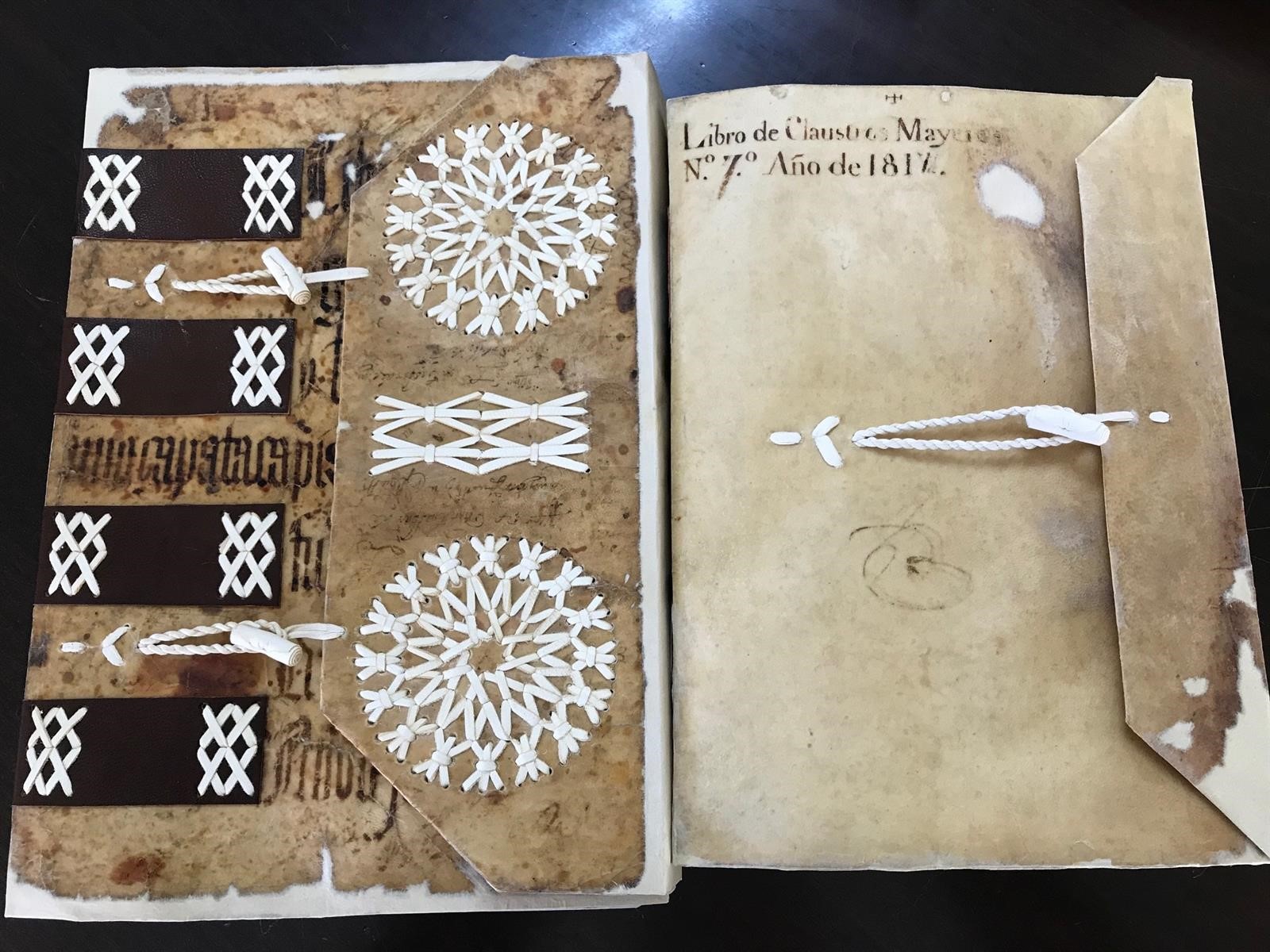 Los dos libros restaurados que estarán en el Archivo Provincial de Toledo