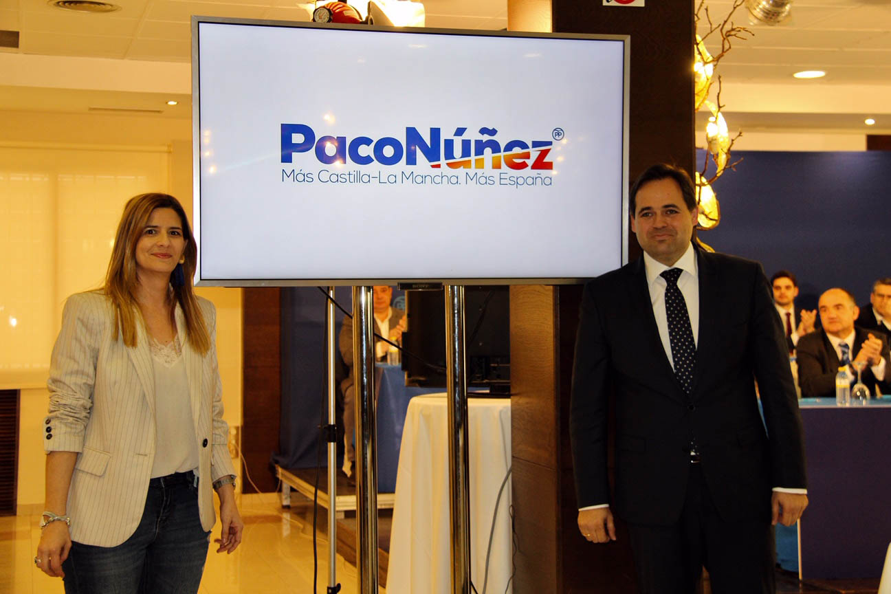 Paco Núñez y Carolina Agudo.
