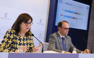 Regina Leal, directora general del Sescam, ha anunciado que la apertura de 13 nuevos quirófanos en los nuevos hospitales harán que baje la lista de espera quirúrgica