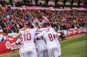 El Albacete "vuela" en lo más alto de la Segunda División