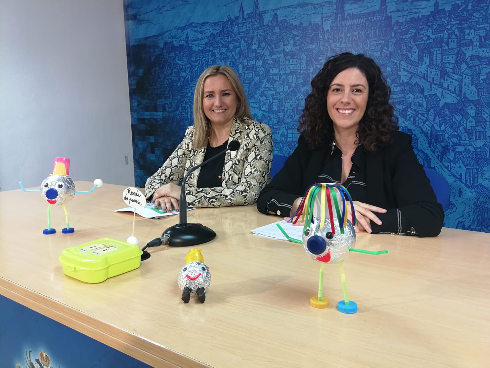 Maite Puig y Noelia de la Cruz han presentado la campaña "Quiero, reciclo, Toledo".