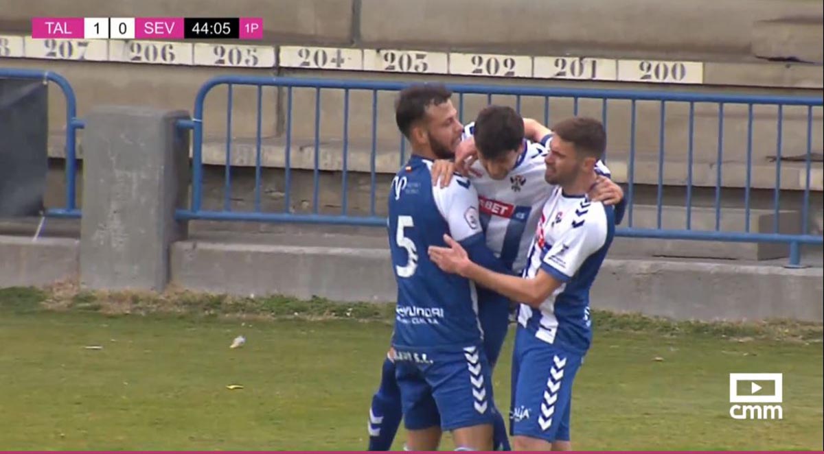 Abel Molinero, festejando el primer gol del Talavera