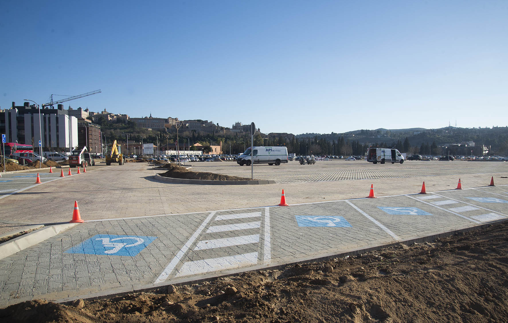 Así ha quedado la primera fase de las obras del párking de Santa Teresa, sin tierra y sin baches.