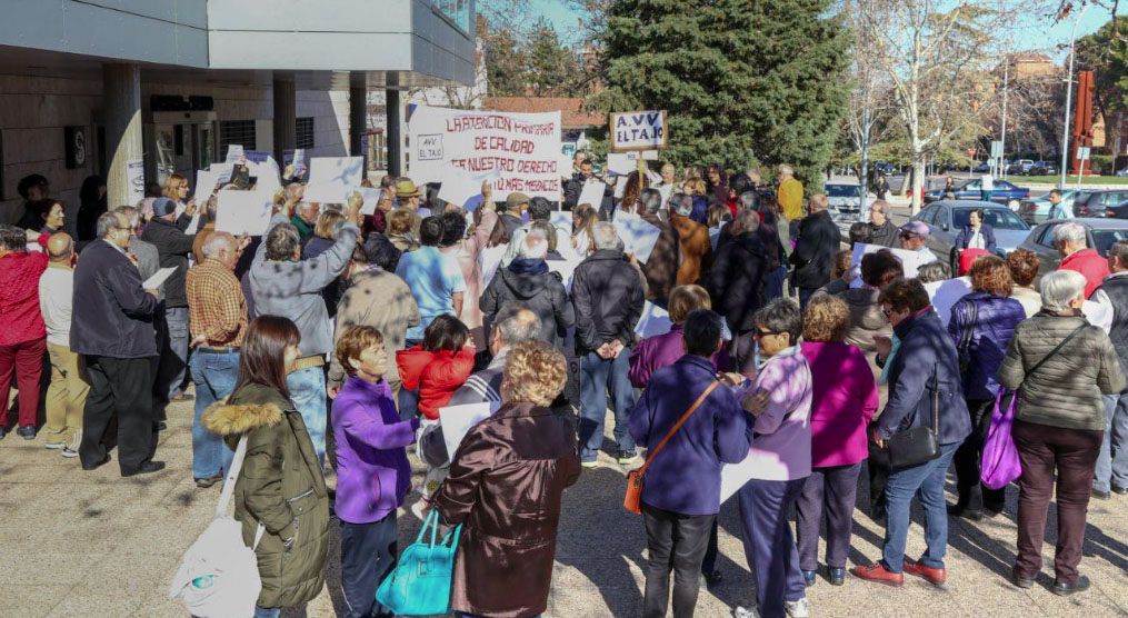 Concentración celebrada en el Centro de Salud del Polígono de Toledo.