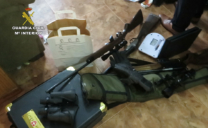 Tres de las cinco armas incautadas eran un rifle, una carabina y una escopeta, las tres robadas
